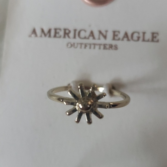 American Eagle gold tone 3 ring set-Size 7 NWT - Picture 2 of 4